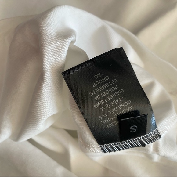 VETEMENTS Natural Spring White Tee - Picture 4 of 6